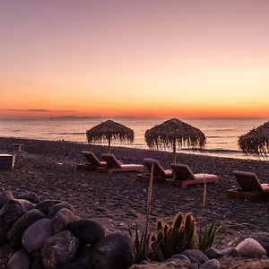 Beach Houses Santorini